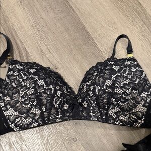 Chic maternity Black Lace Bra with White Accents 32C